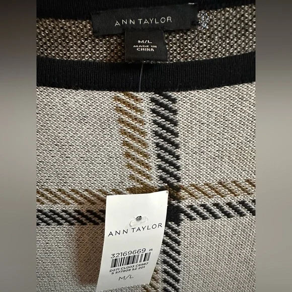 Ann Taylor Plaid Jacquard Poncho Sweater NWT - Picture 3 of 7